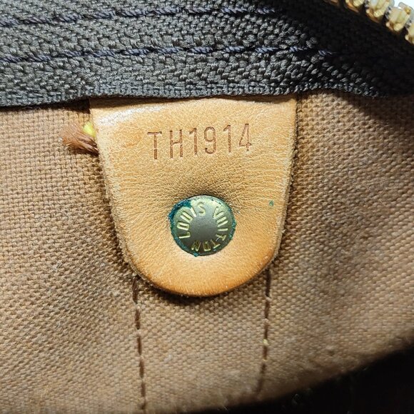 Authentic Louis Vuitton Keepall Bandouliere 55 Monogram Bag LCMON585-120425 - Picture 9 of 9